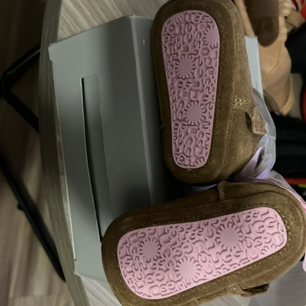 Ugg - infant Jesse Bow 11 size 0/1 - Picture 2 of 5
